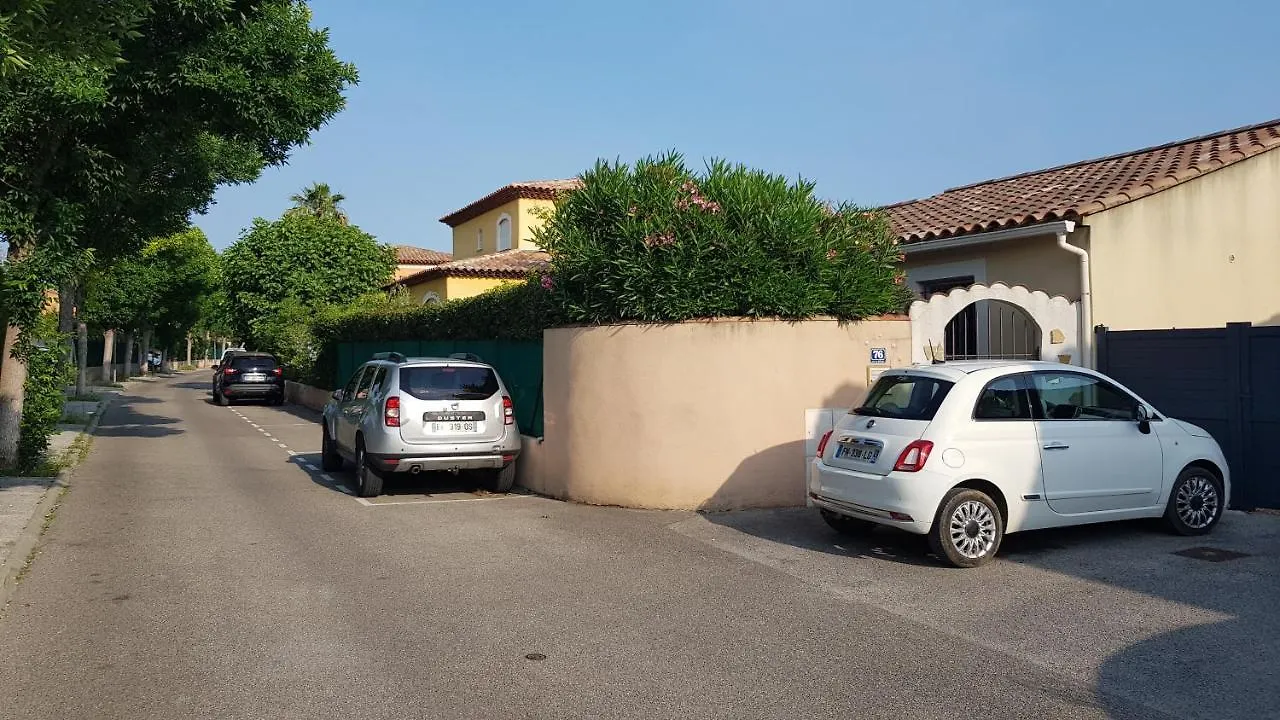 Chez Florence Et Bruno Saint-Cyr-sur-Mer 0*,  Fransa